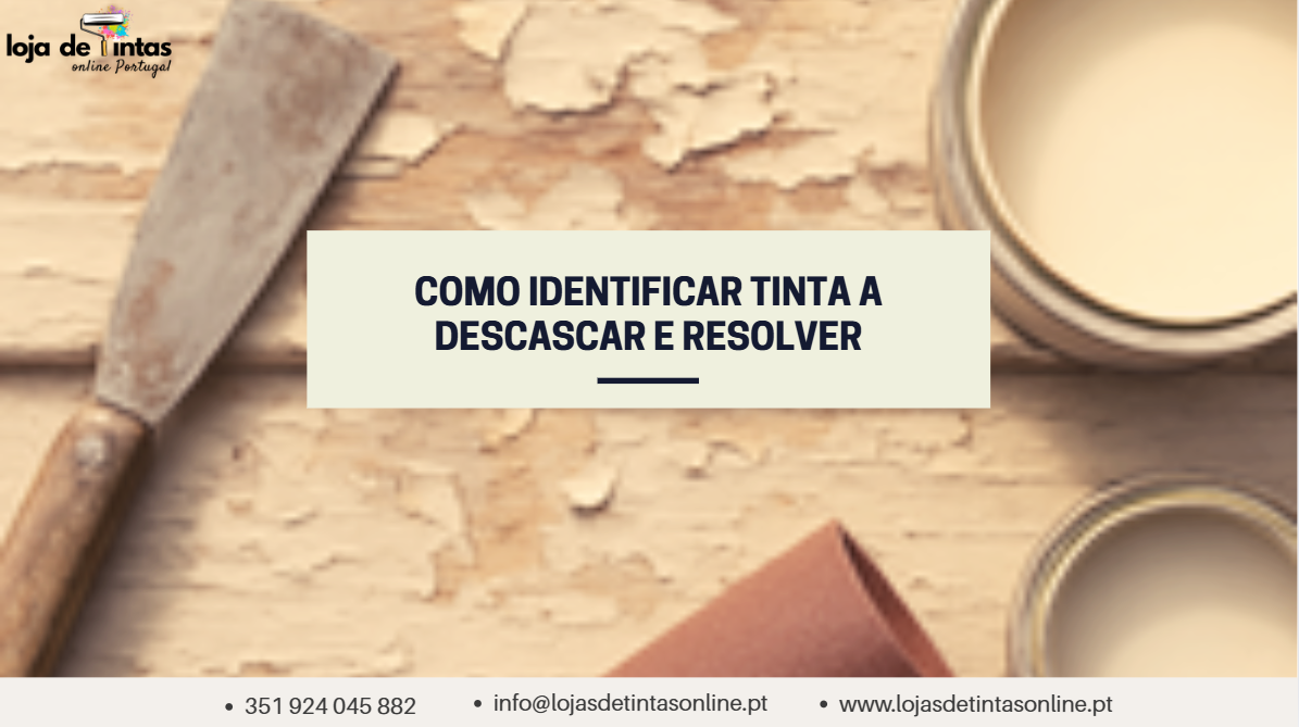 Parede com tinta a descascar e sinais de má adesão.