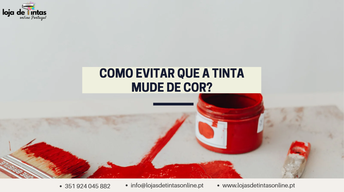 Parede pintada com cor uniforme, sem alterações devido à luz ou humidade.